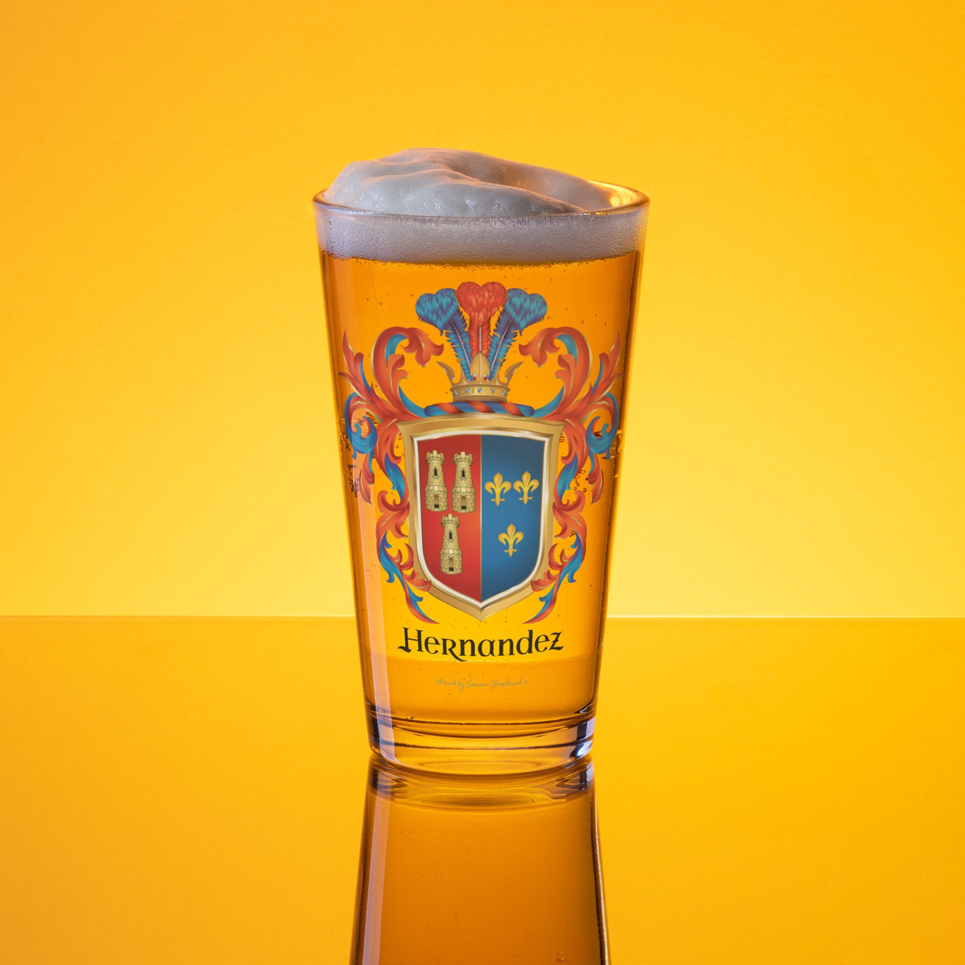 Beer glass with a Hernandez-Family-Crest on a yellow background