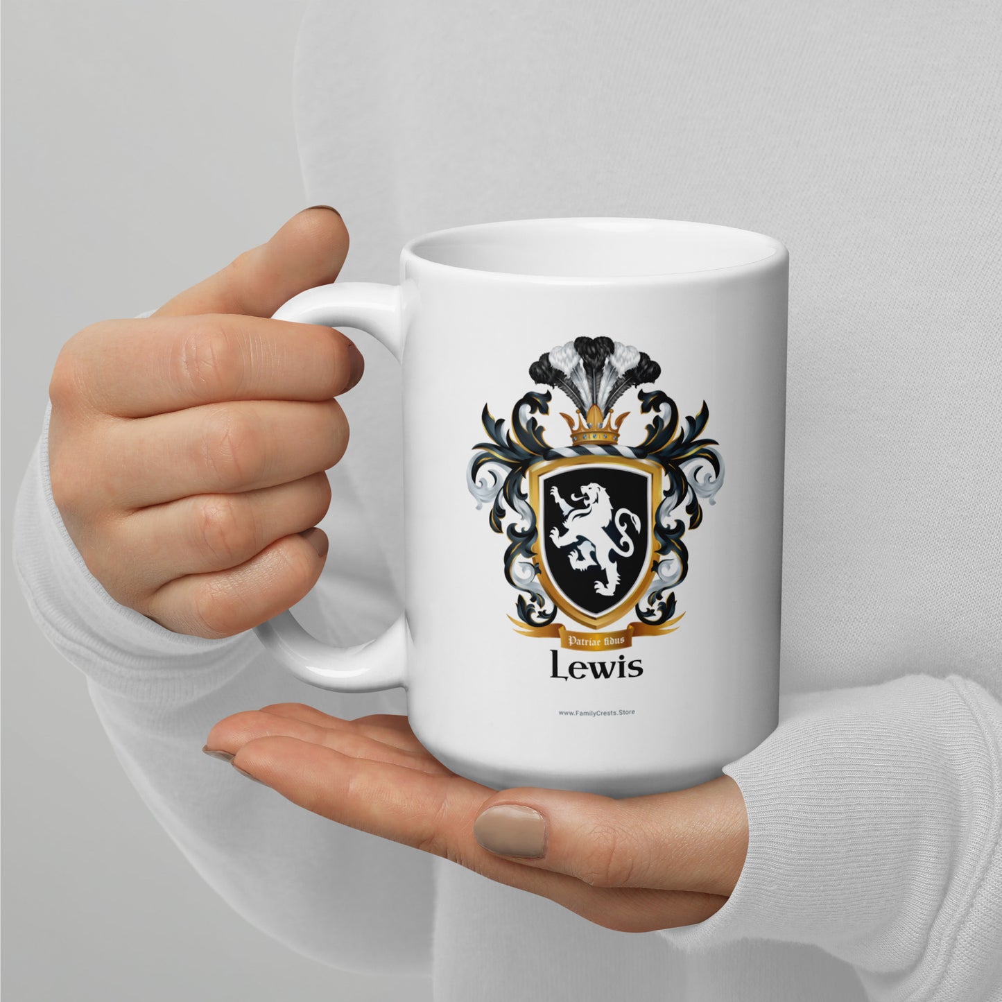 Lewis Family Crest mug - with motto