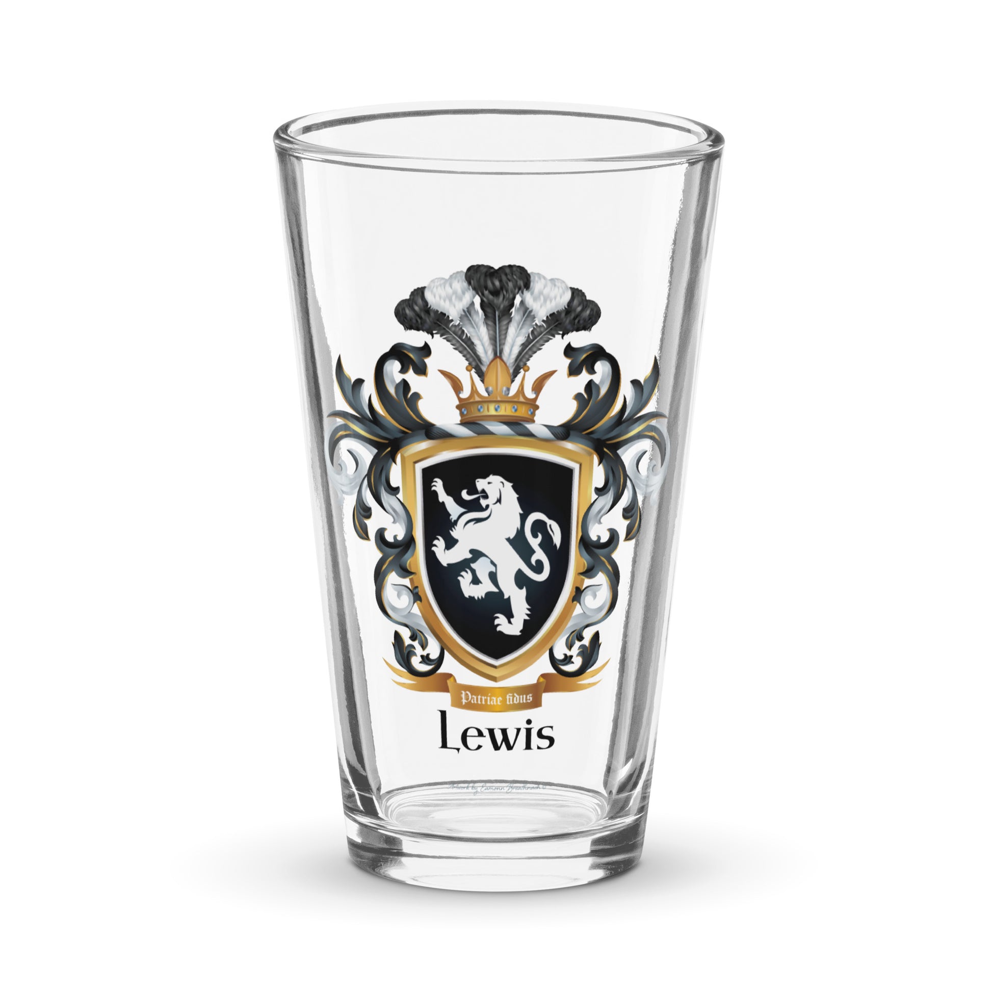 The Lewis Family Crest beer glass featuring on the front of the pint beer glass a black coat of arms shield with a white lion and a motto on a gold ribbon beneath the shield and under that the name Lewis in black text
