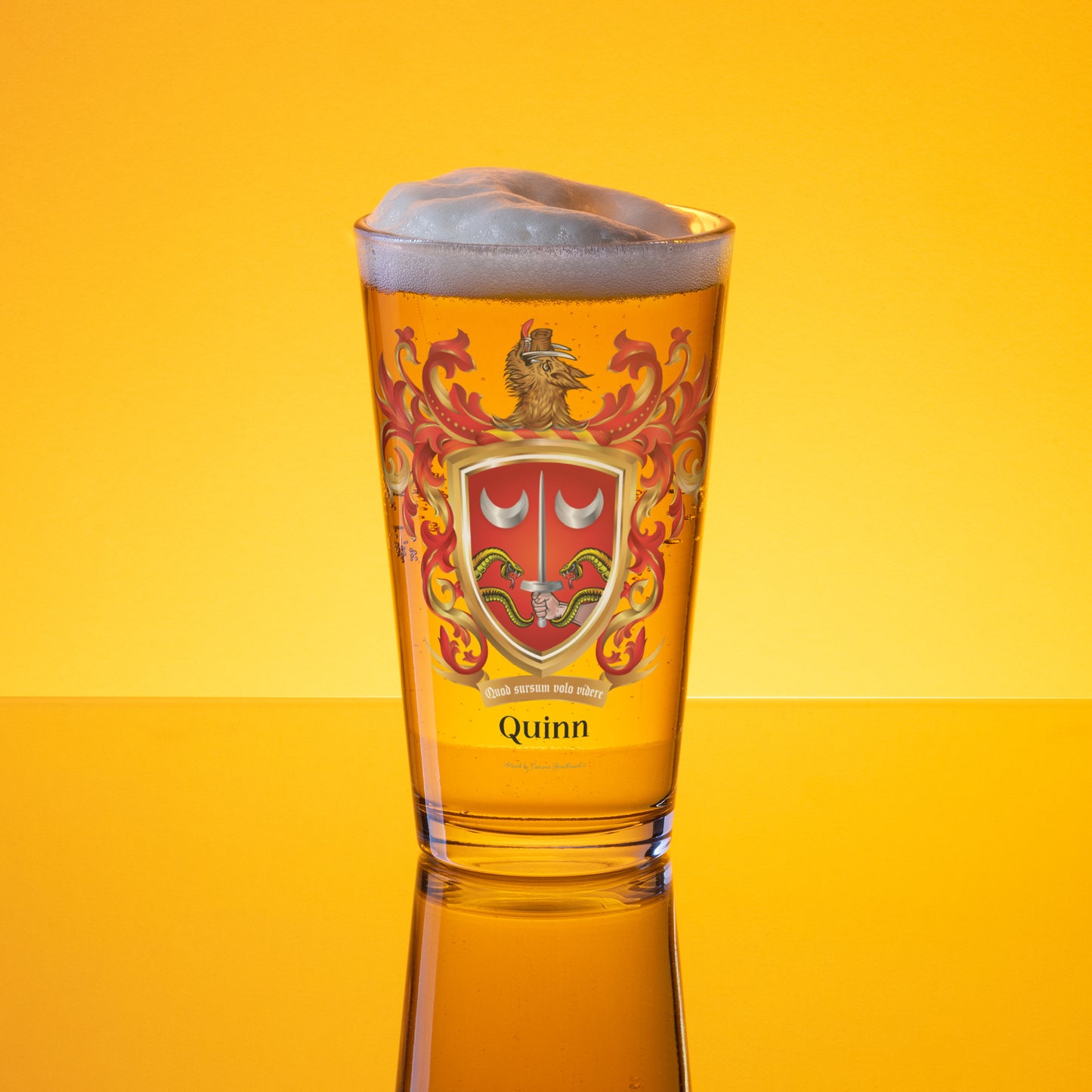 Quinn Family Crest beer glass - Muintir-Ifearnain origin